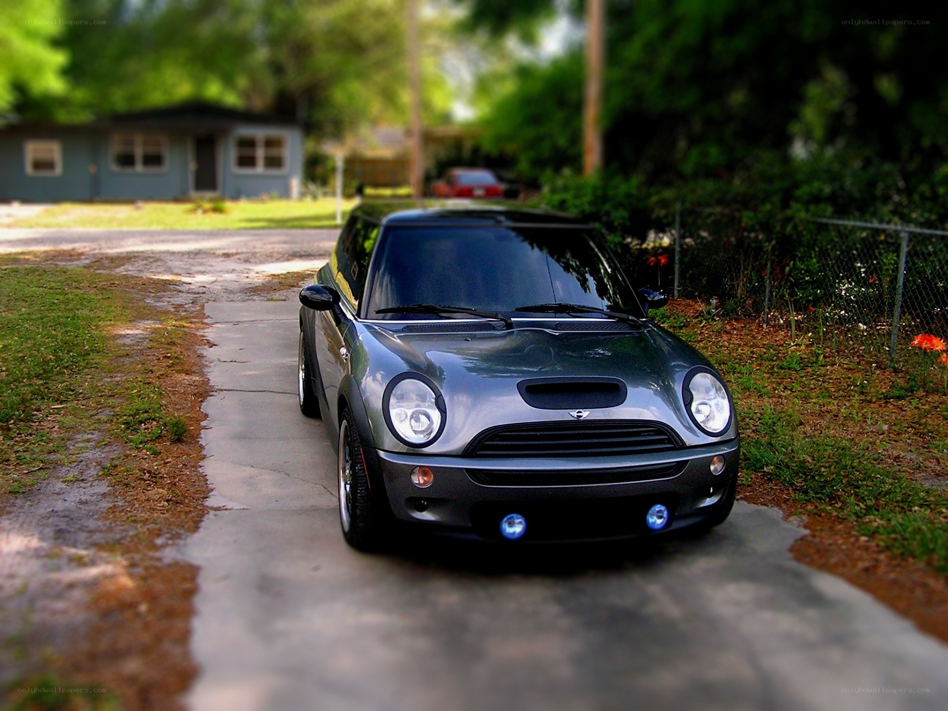 gray mini cooper on driveway
