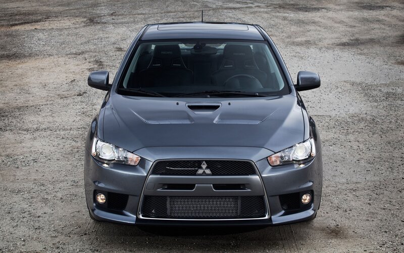 gray mitsubishi lancer evolution