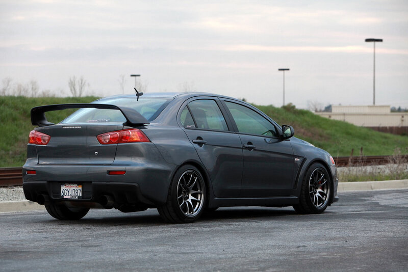 gray mitsubishi lancer evolution