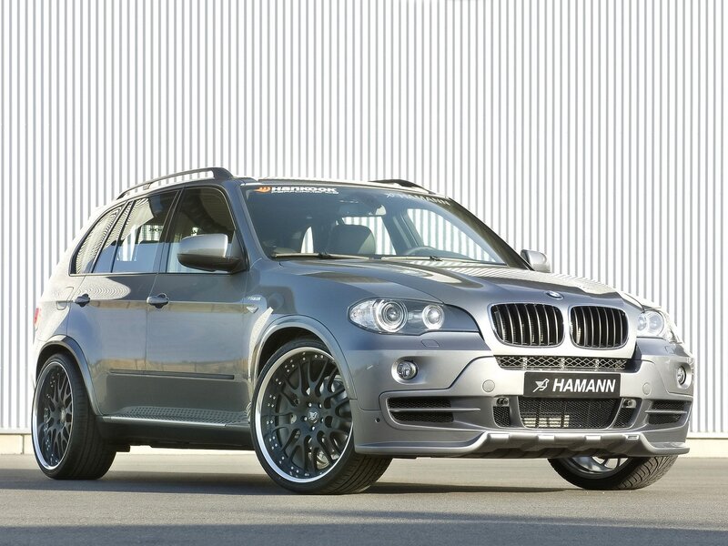 Gray Modified SUV — Neutral, Afternoon