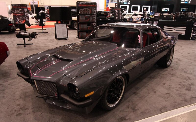 Gray Muscle Car — Showroom