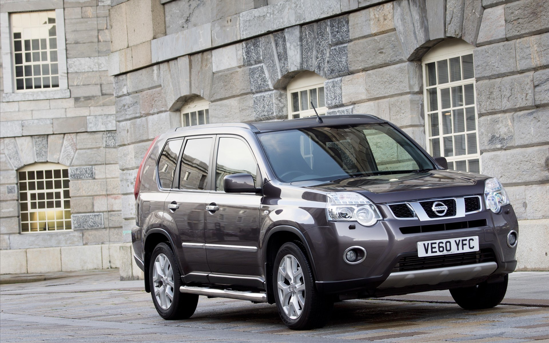 Gray Nissan X-Trail SUV