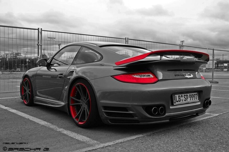 Gray Porsche 911 Turbo