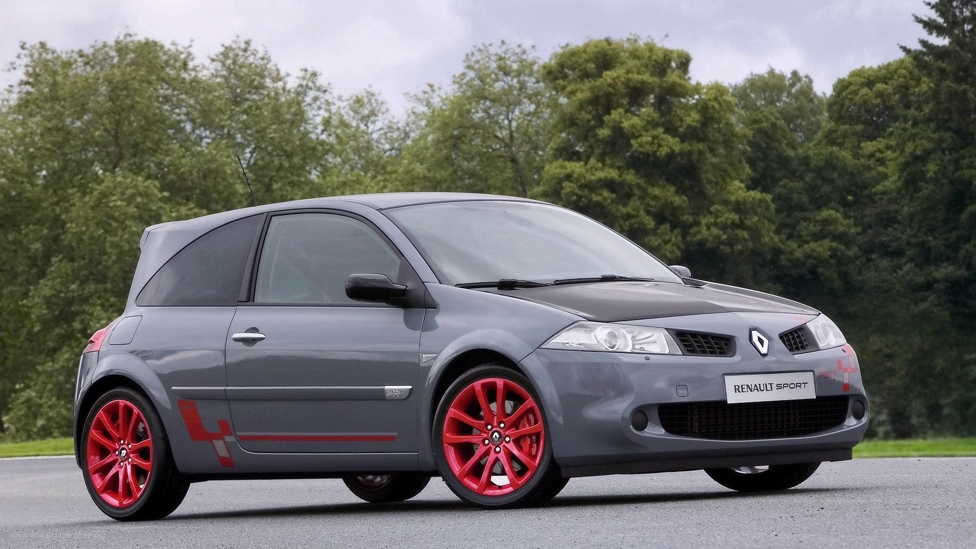 gray renault sport car