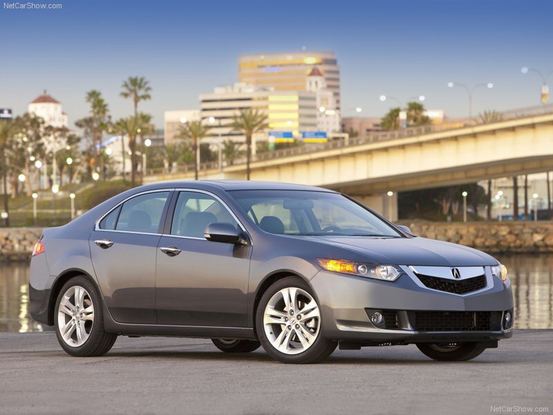 Gray Sedan Car — Calm