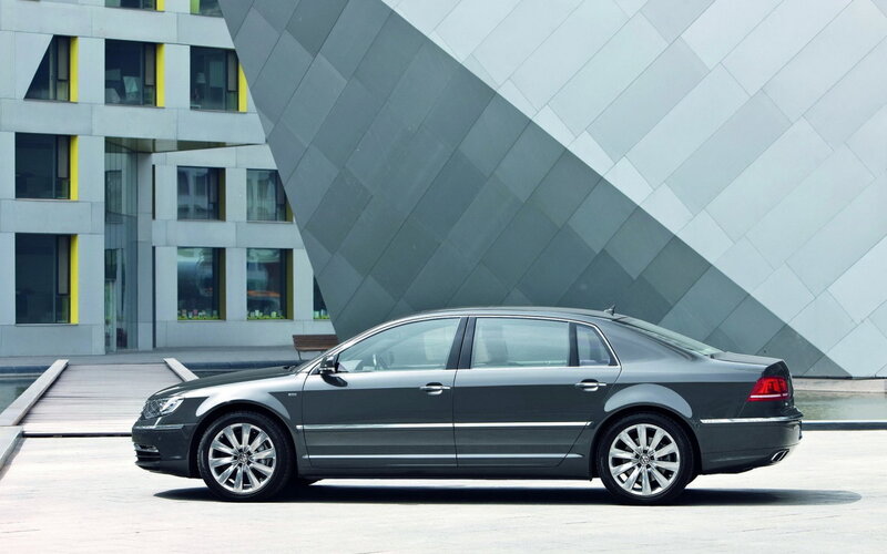 Gray Sedan Car — Modern