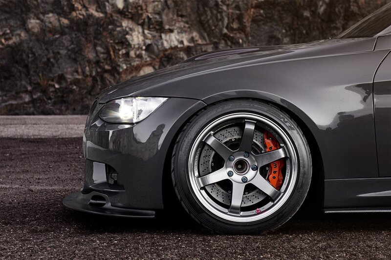 gray sports car wheel