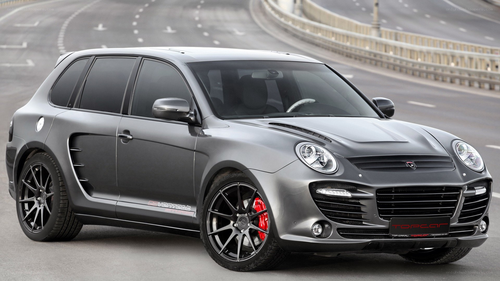 gray sports utility vehicle