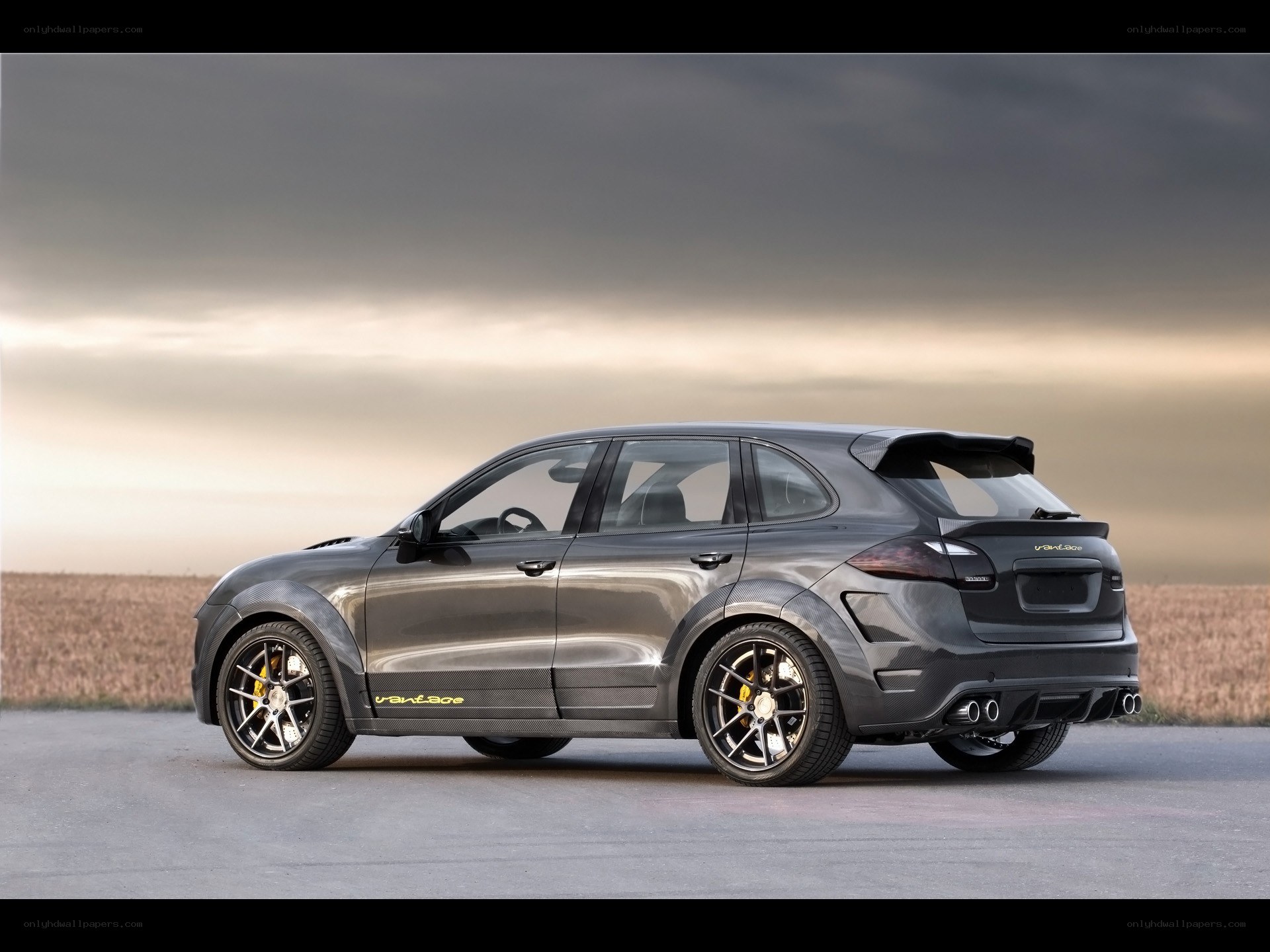 gray sports utility vehicle