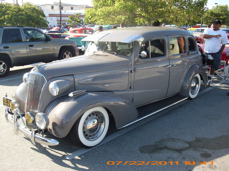 Gray Vintage Car — Outdoor