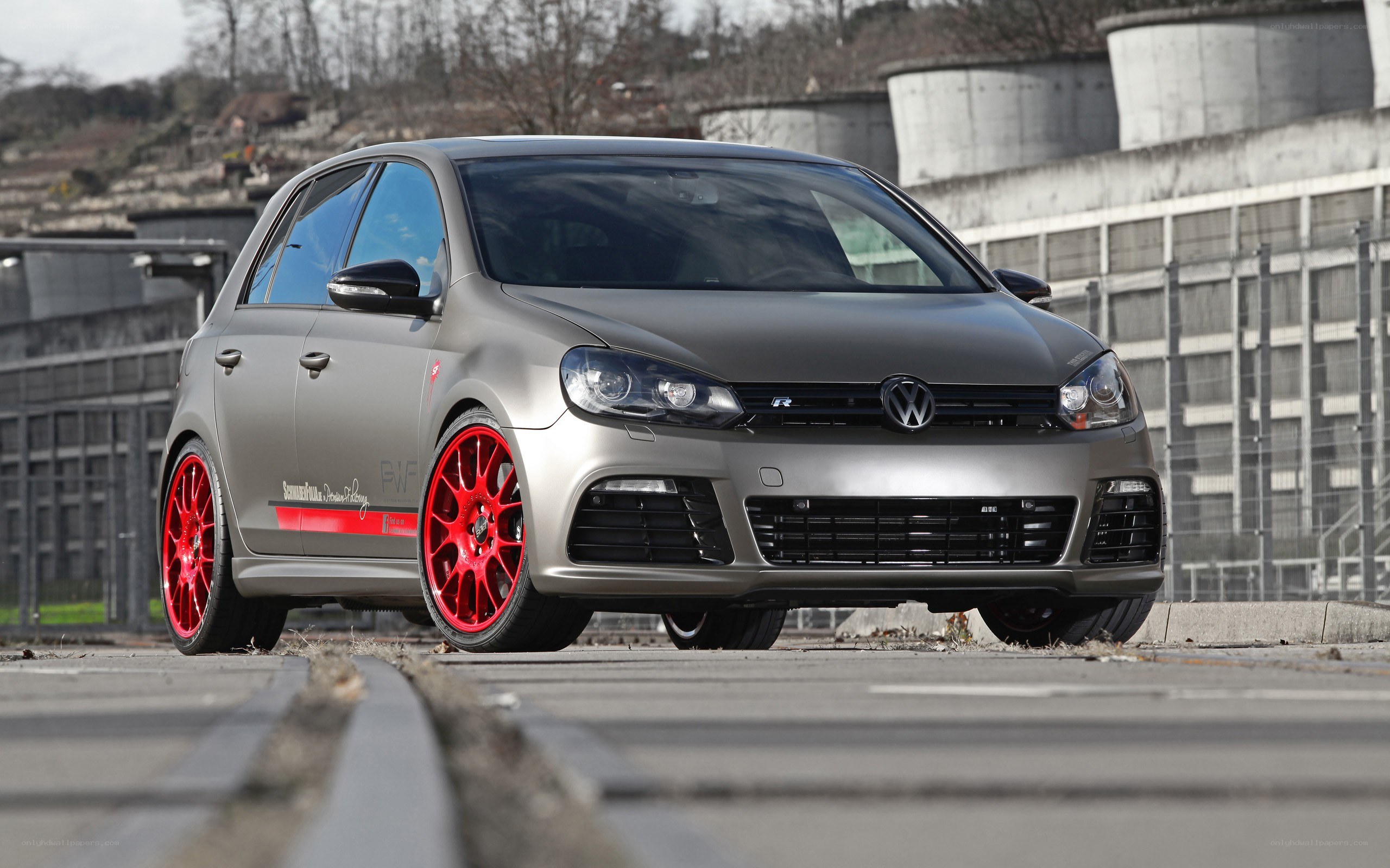 gray volkswagen golf r