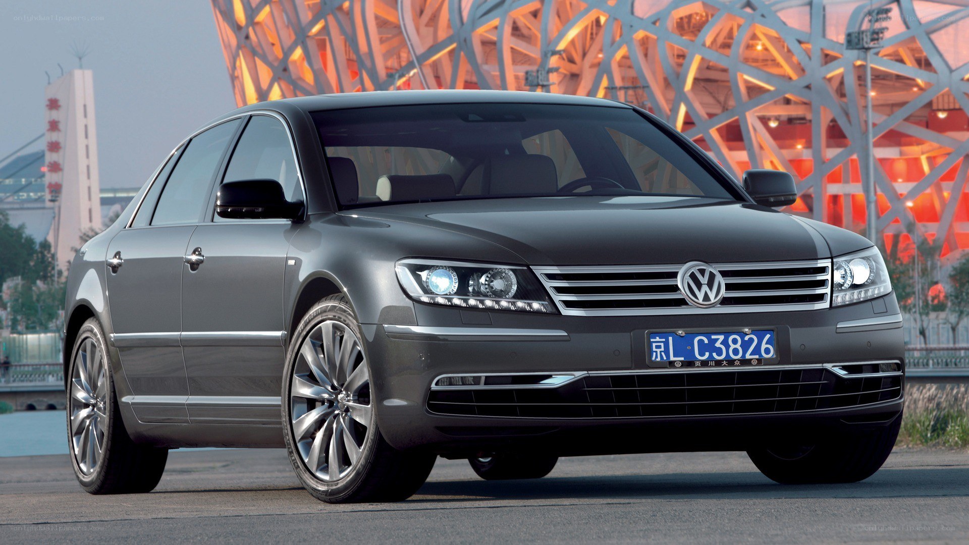 Gray Volkswagen Phaeton sedan