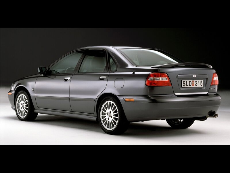 gray volvo s40 sedan