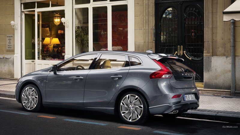 Gray Volvo V40 Car