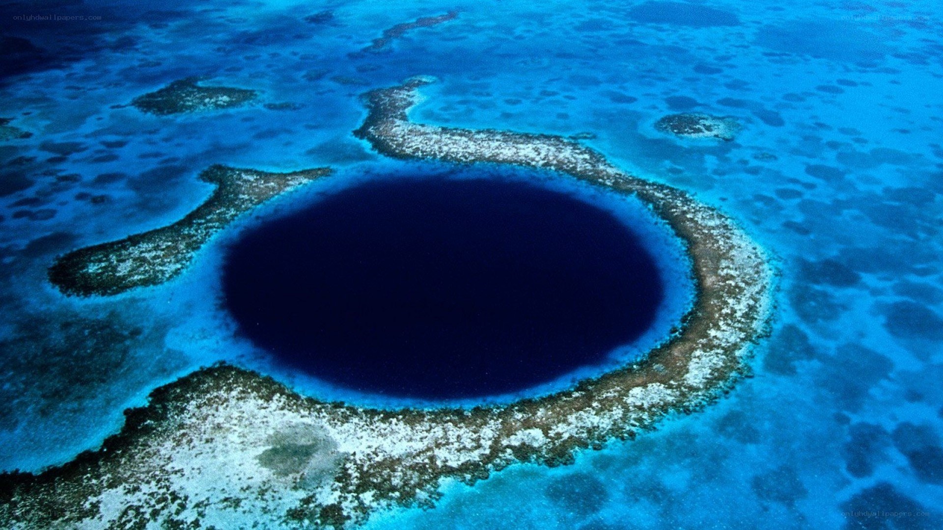 Great Blue Hole in Belize
