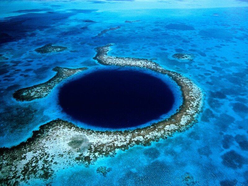 Great Blue Hole in Belize