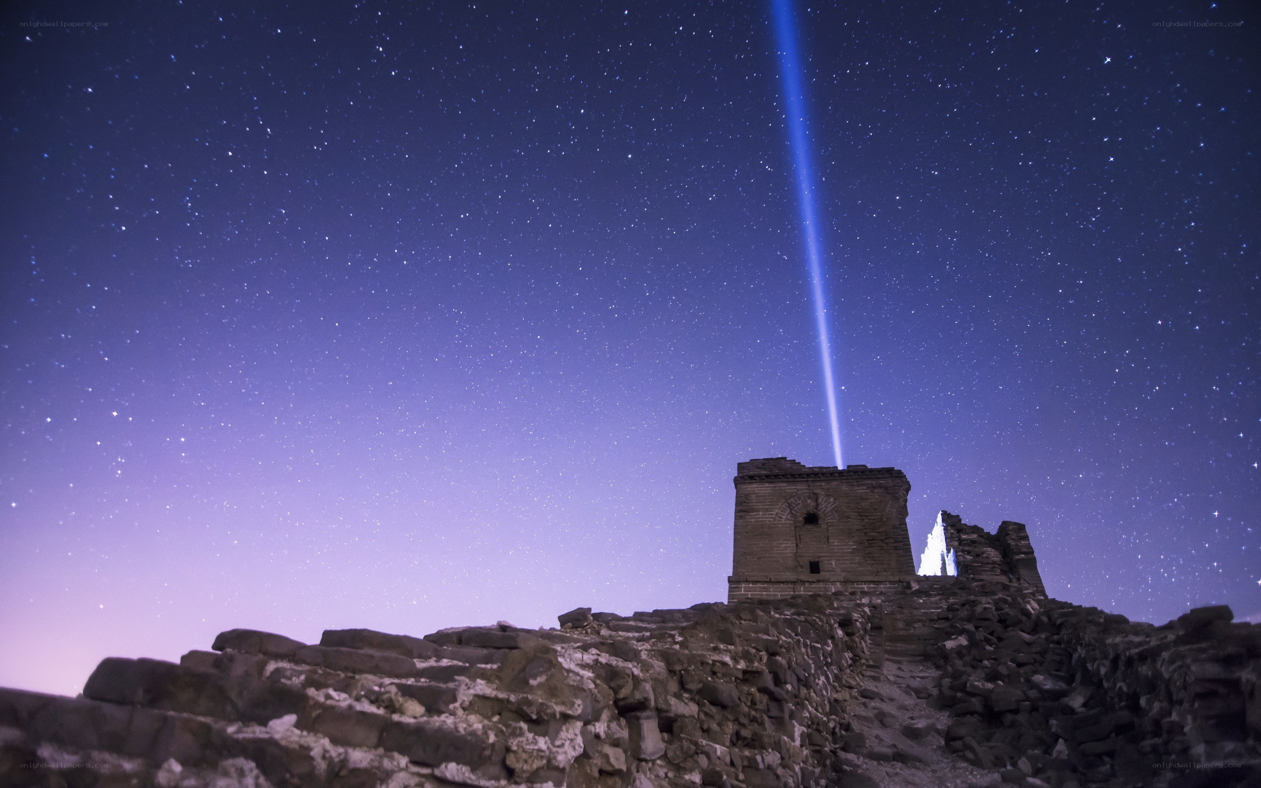 Great Wall at night with starry sky