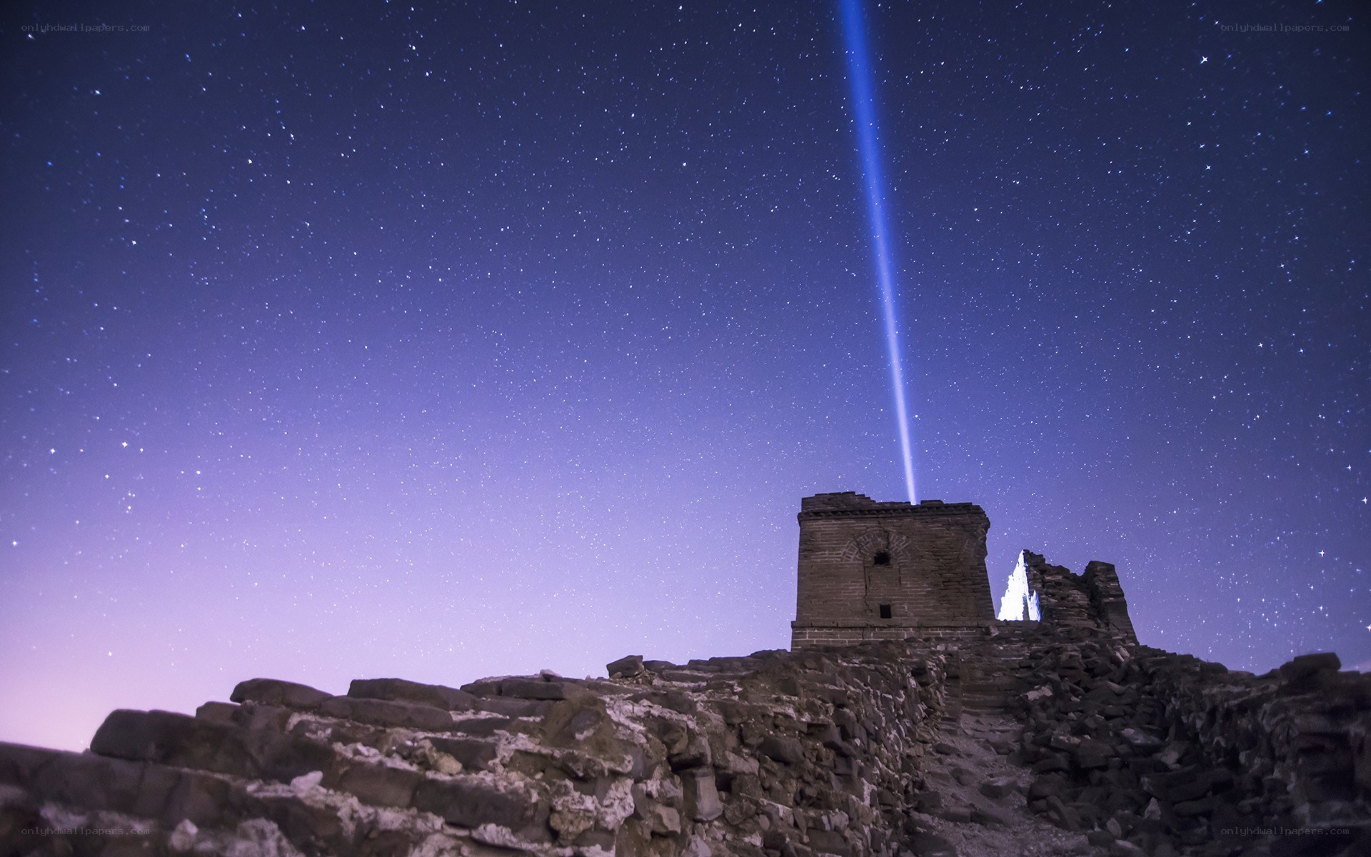 Great Wall at night with starry sky