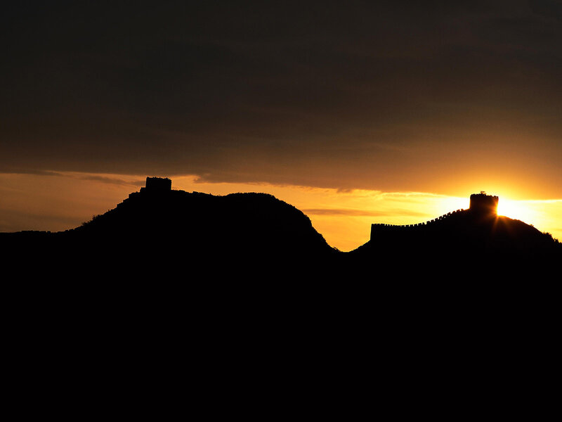 Great Wall at Sunset — Black