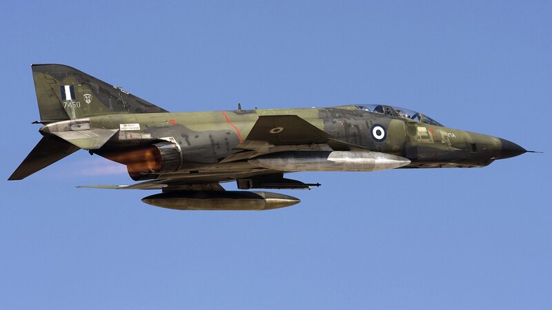 Greek Air Force Fighter Jet — Green, Dynamic