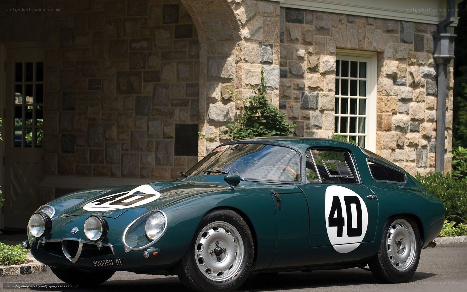 Green Alfa Romeo race car