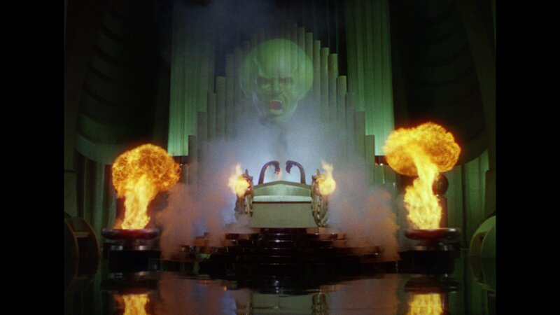 Green Alien Face — Dramatic
