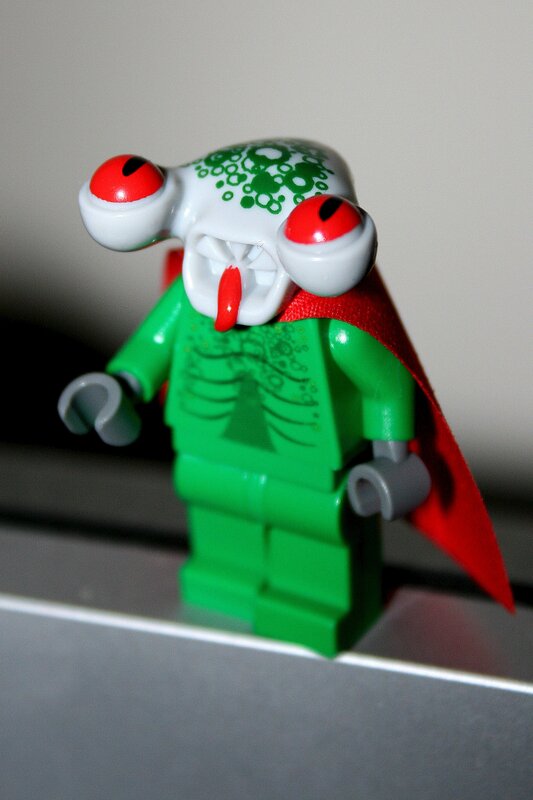 green alien lego minifigure