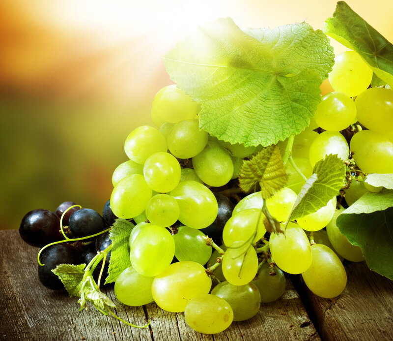 Green and Black Grapes