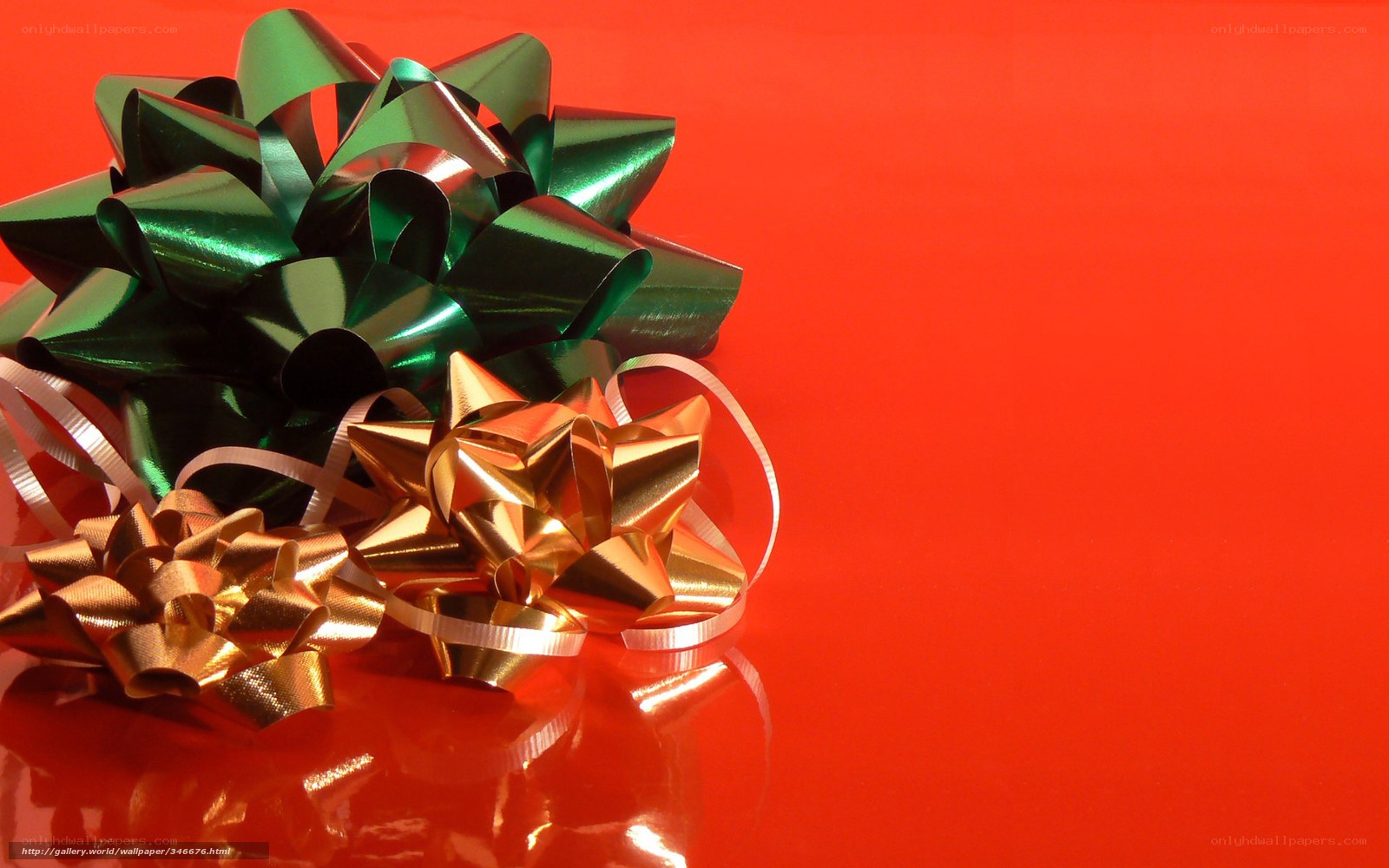 green and gold bows on red