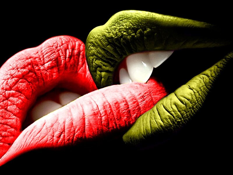 Green and Red Lips — Dramatic