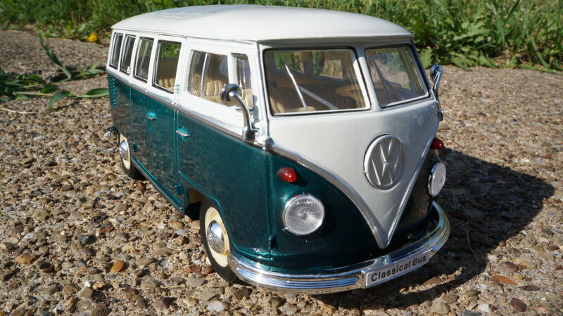 Green and White Bus Model — Calm