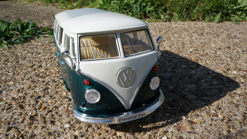 Green and White Bus Model