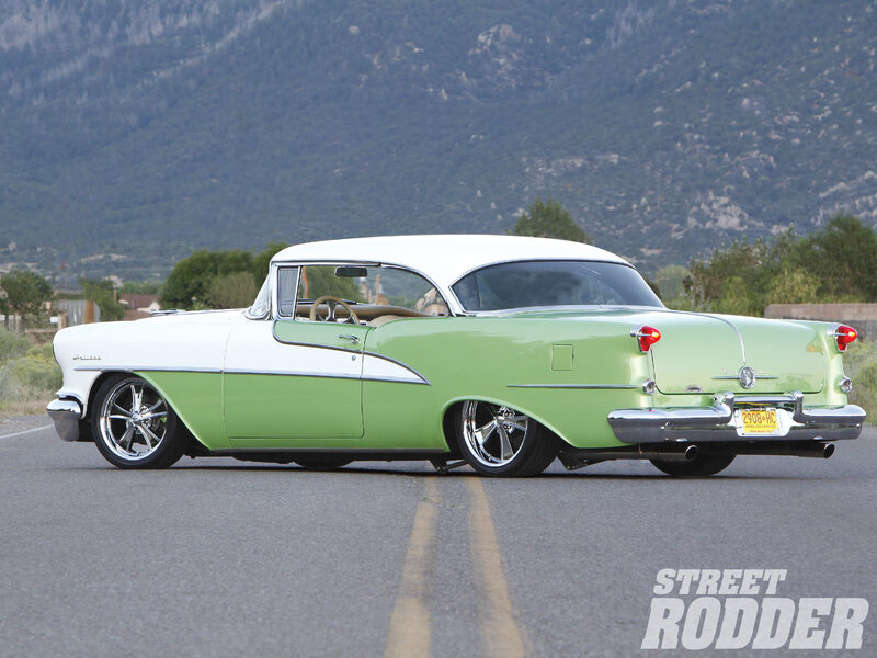Green and White Classic Car — Calm