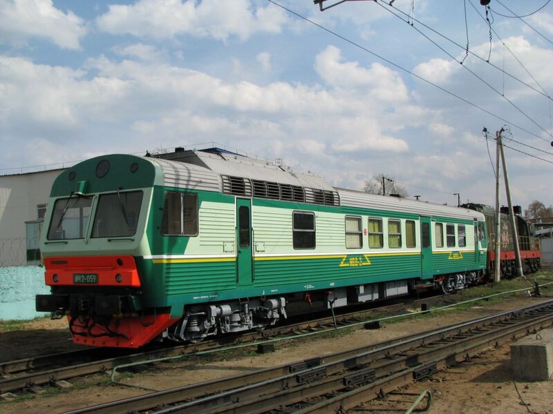 Green and White Train — Neutral