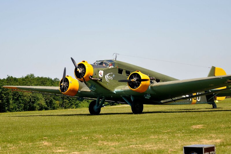 Green and Yellow Airplane — Calm