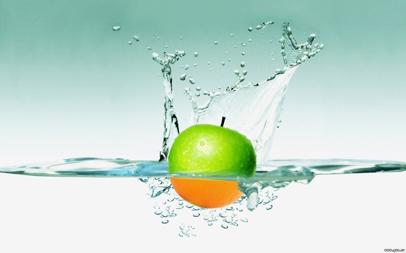 Green Apple in Water — Dynamic, Photograph, Orange, Water Splash, Bubbles