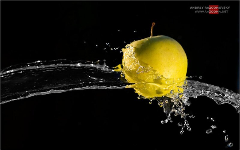 Green Apple in Water — Yellow