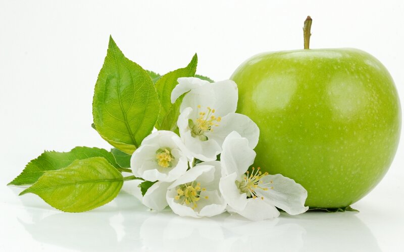 Green Apple with Blossoms — Calm, Spring