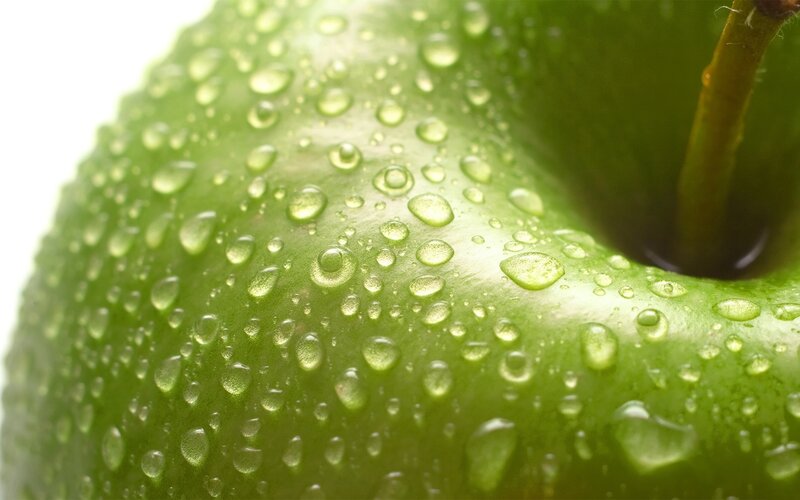 Green Apple with Water Droplets — Fresh, Photograph