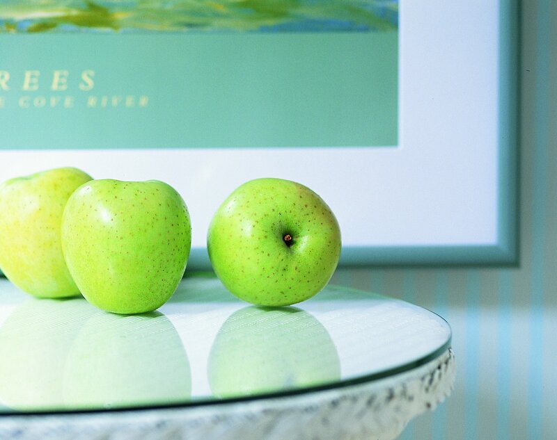 green apples on a table