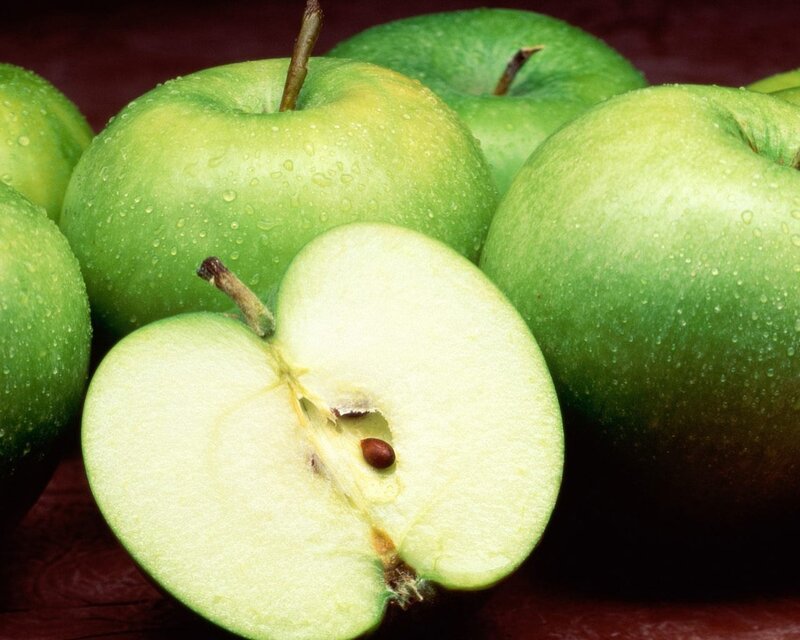 Green Apples with One Sliced — Fresh