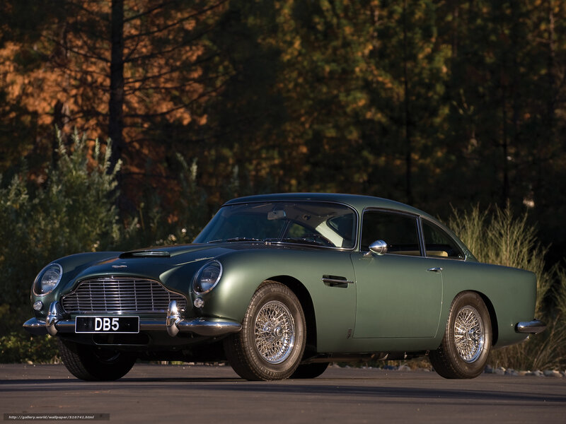 Green Aston Martin DB5