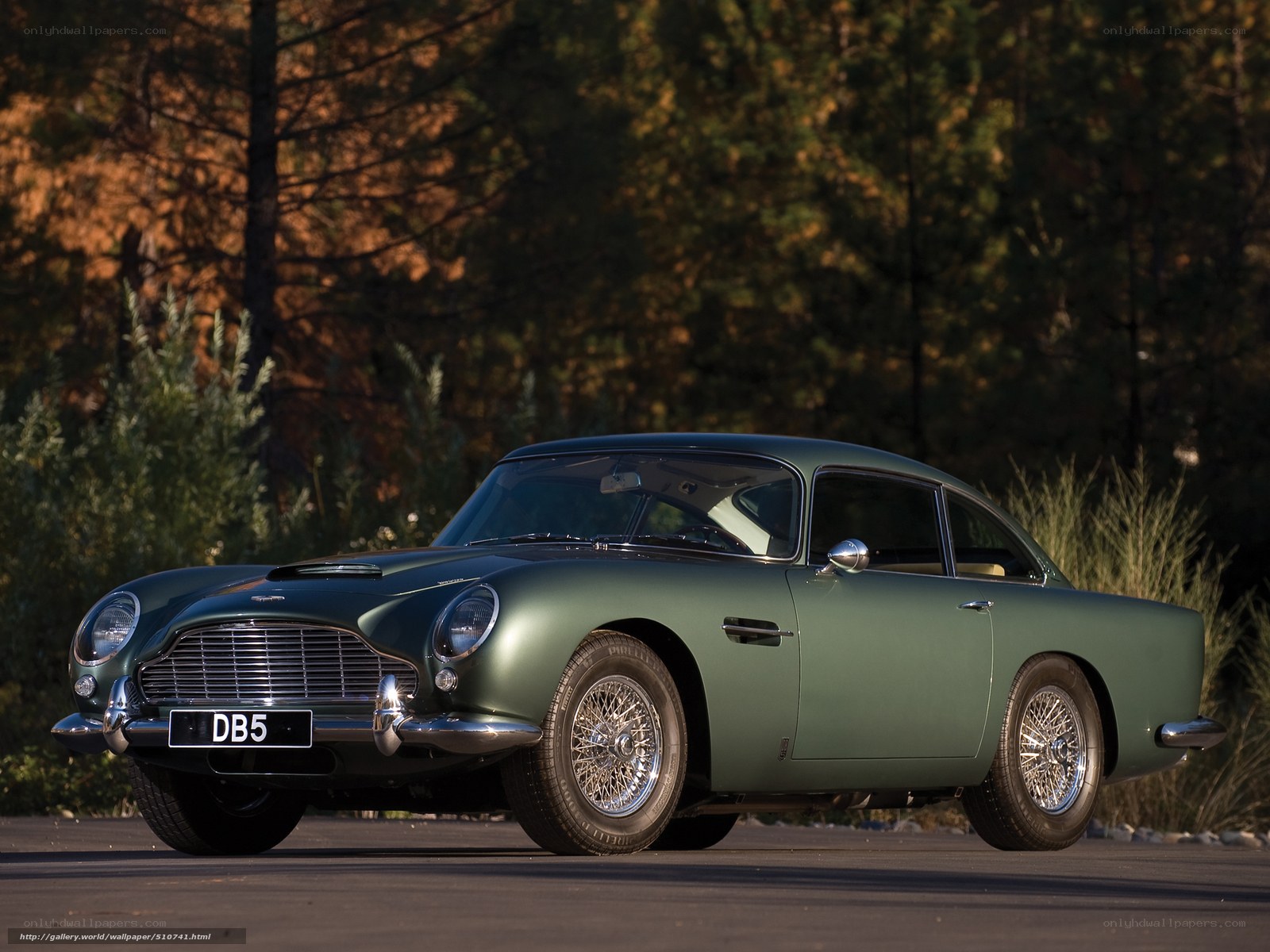 Green Aston Martin DB5