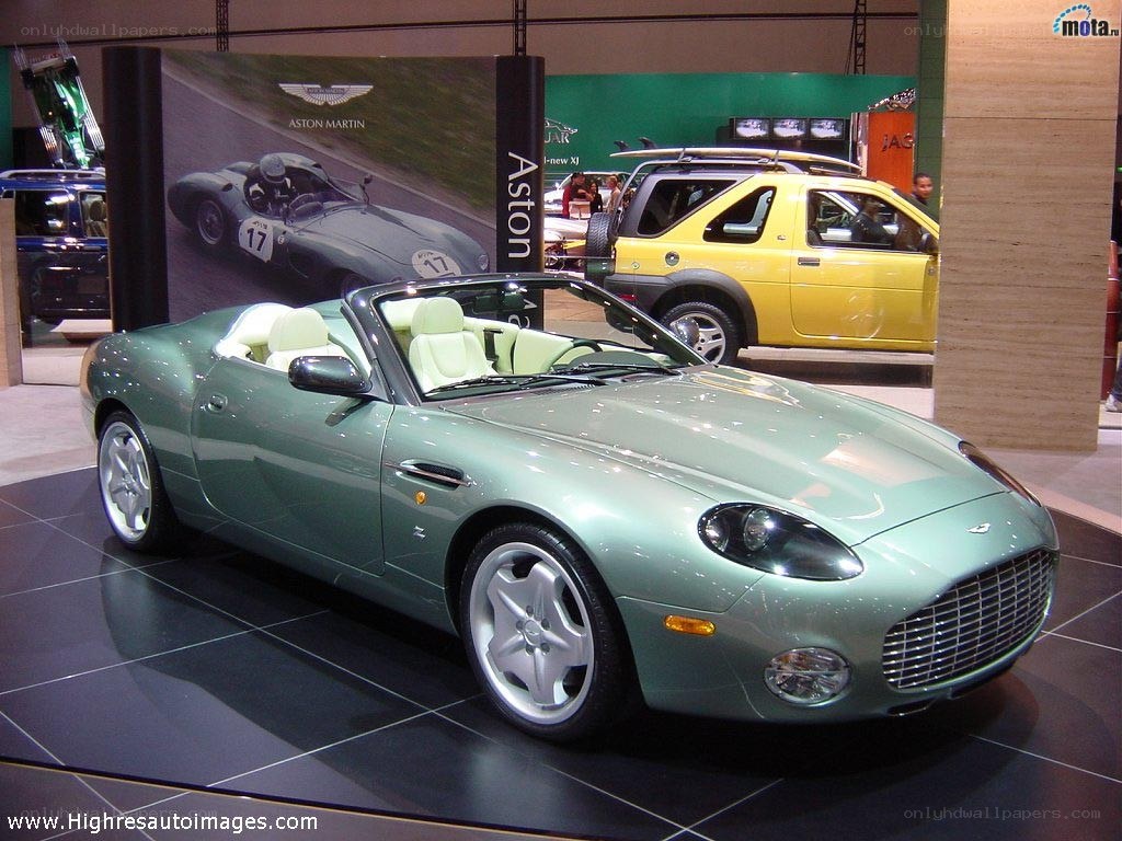 Green Aston Martin DB7 Vantage