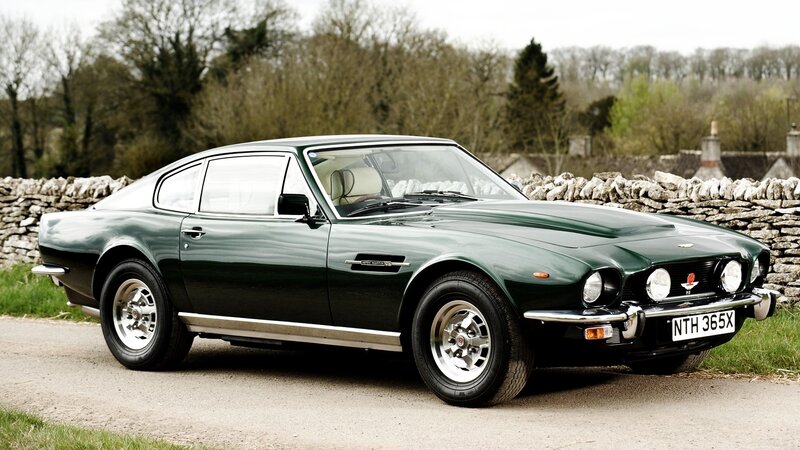 Green Aston Martin V8