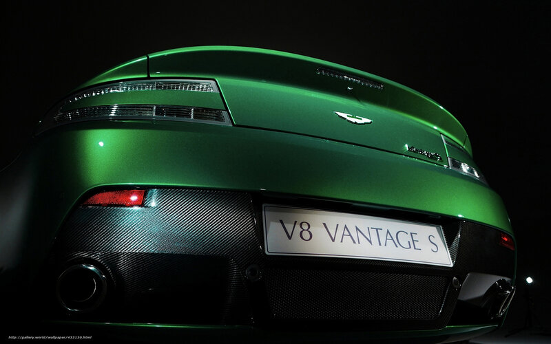 Green Aston Martin V8 Vantage S