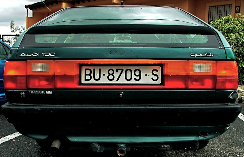 Green Audi 100 Car