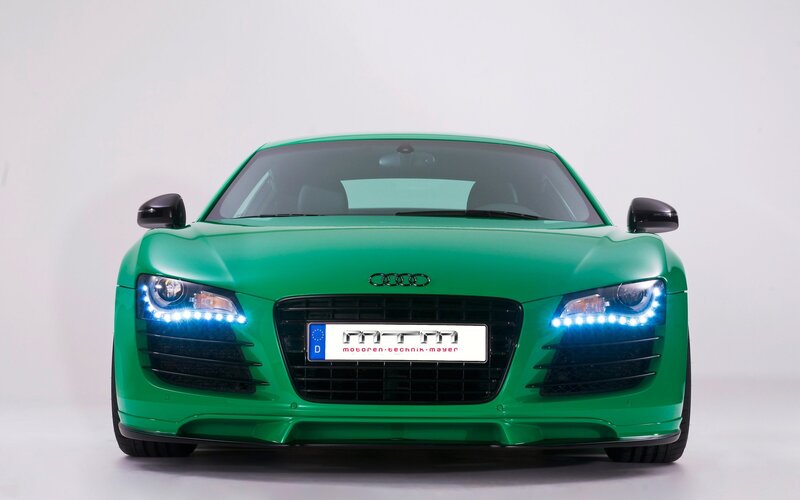 green audi r8 sports car