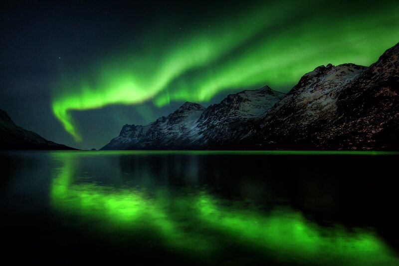 Green Aurora over Mountains — Dramatic, Night