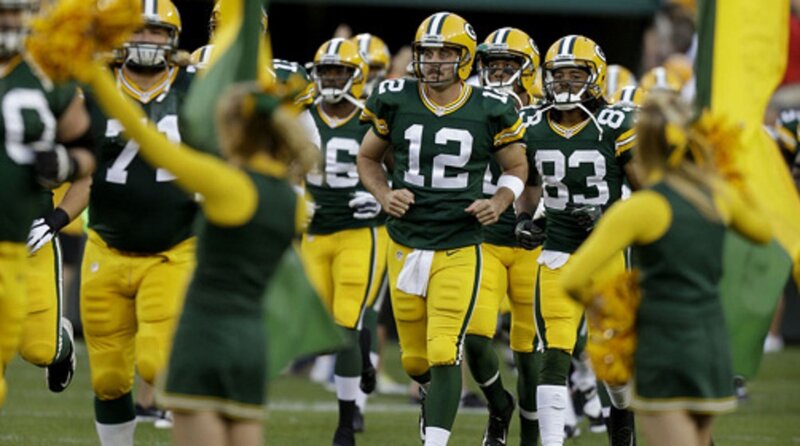 Green Bay Packers Players — Energetic, Photograph, Cheerleaders